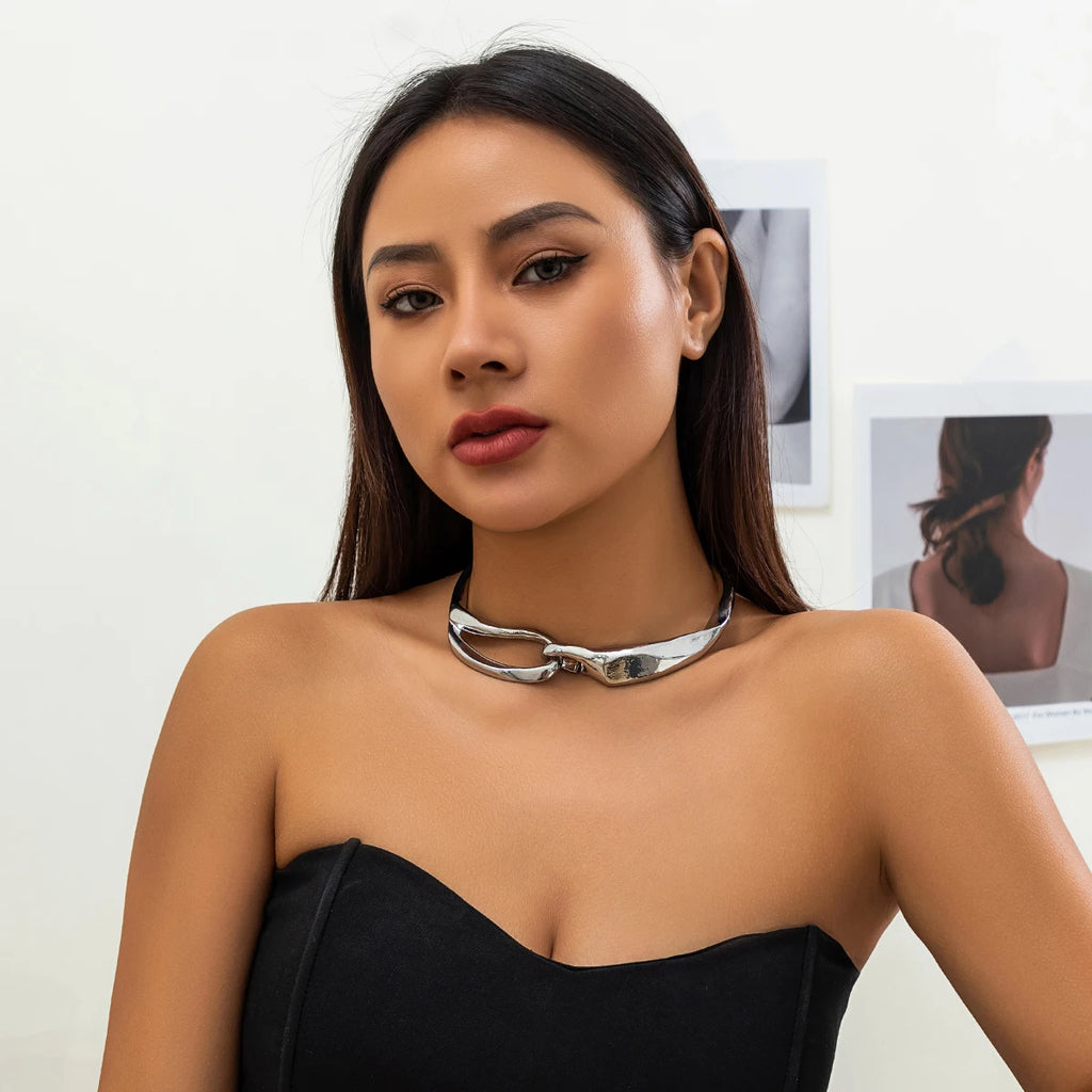 IngeSight.Z Exaggerated Chunky Heavy Metal Buckle Choker Necklace for Women Punk Gold Color Twisted Short Choker Party Jewelry